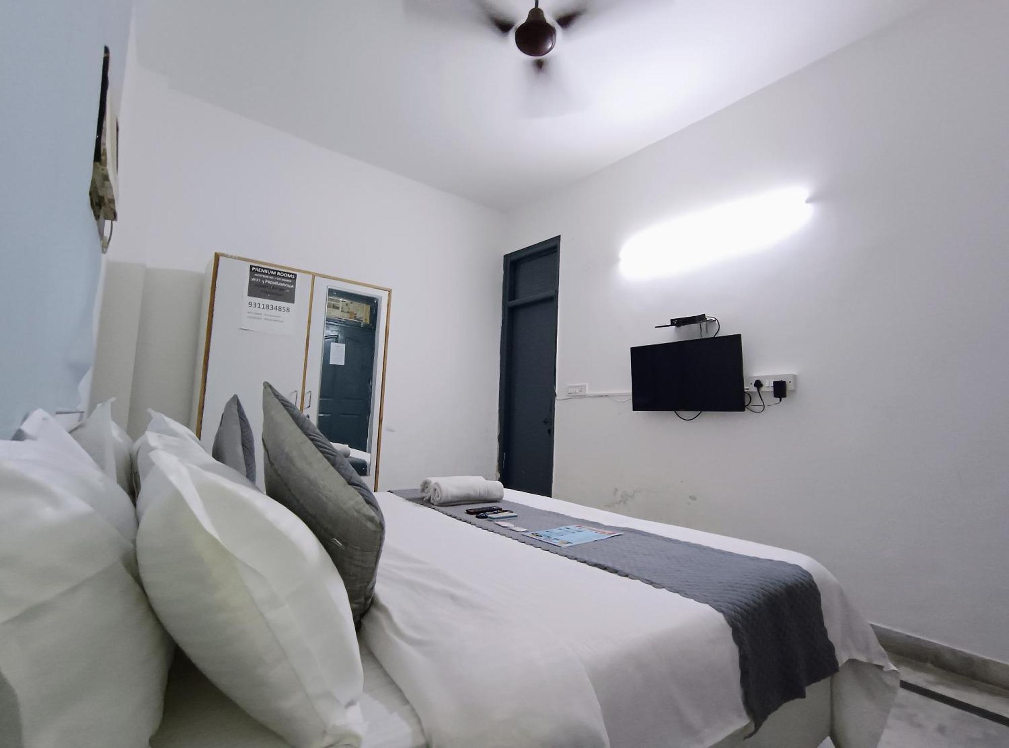 Hotel Hauz Khas Fort View Nuova Delhi Esterno foto
