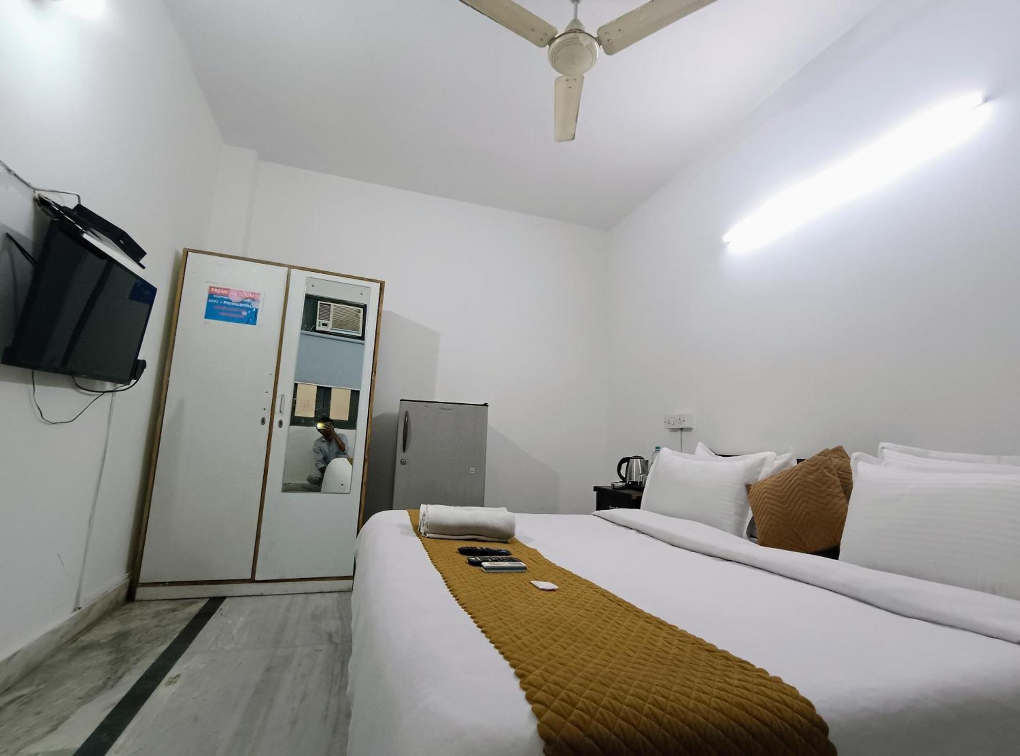 Hotel Hauz Khas Fort View Nuova Delhi Esterno foto