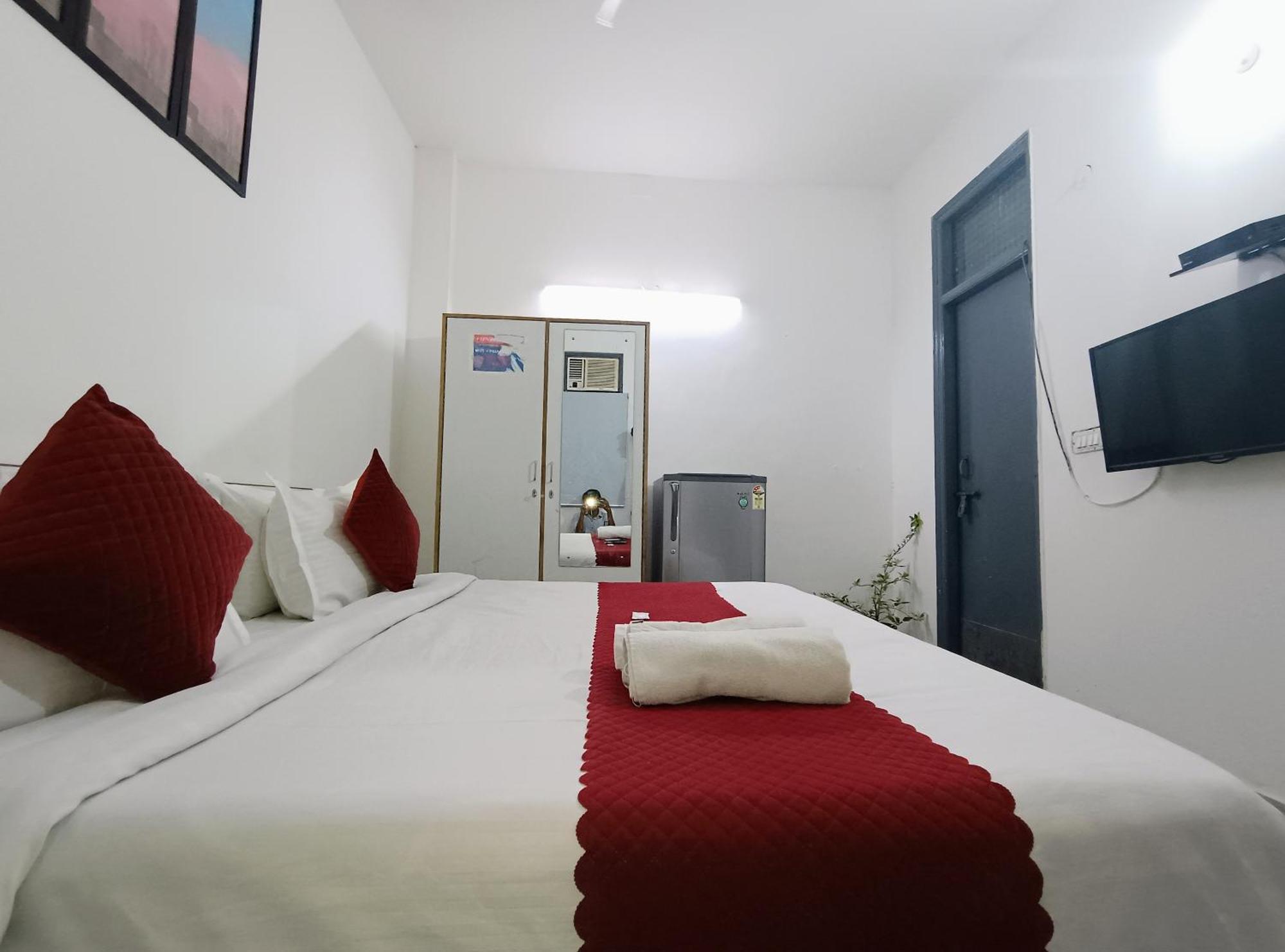 Hotel Hauz Khas Fort View Nuova Delhi Esterno foto