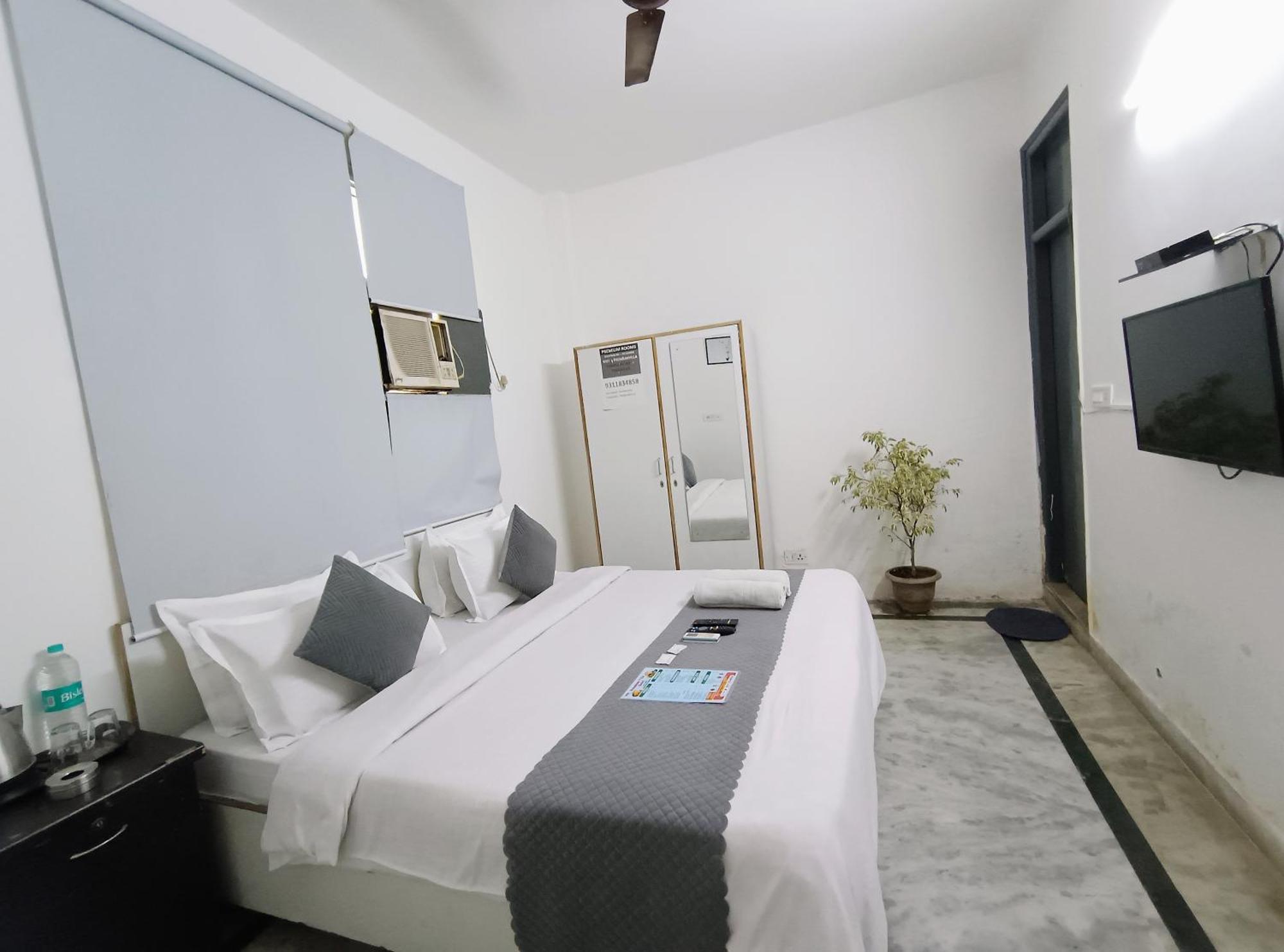 Hotel Hauz Khas Fort View Nuova Delhi Esterno foto