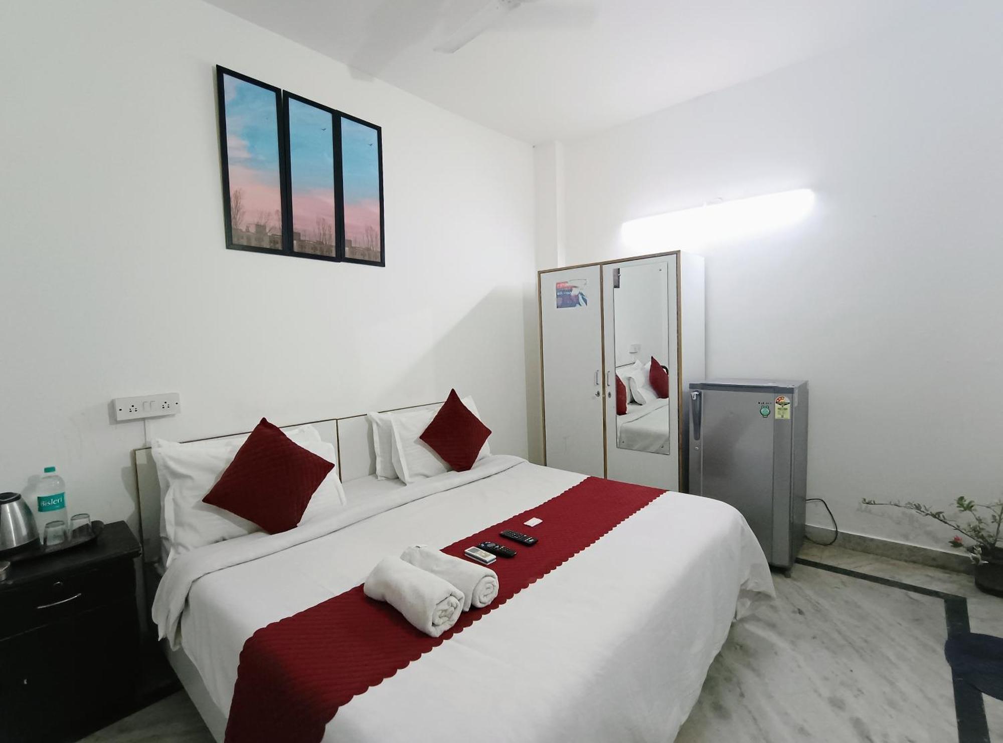 Hotel Hauz Khas Fort View Nuova Delhi Esterno foto