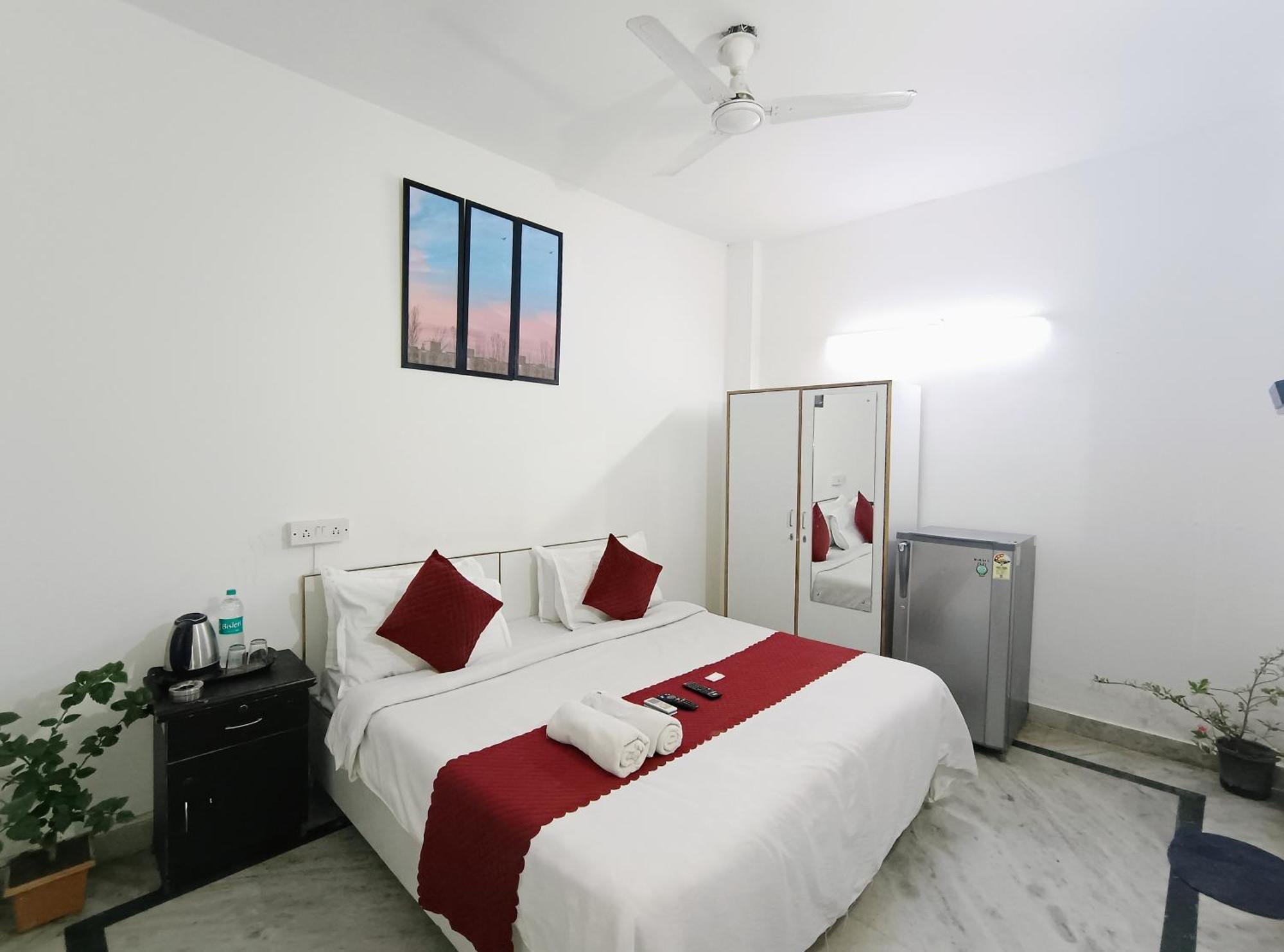 Hotel Hauz Khas Fort View Nuova Delhi Esterno foto