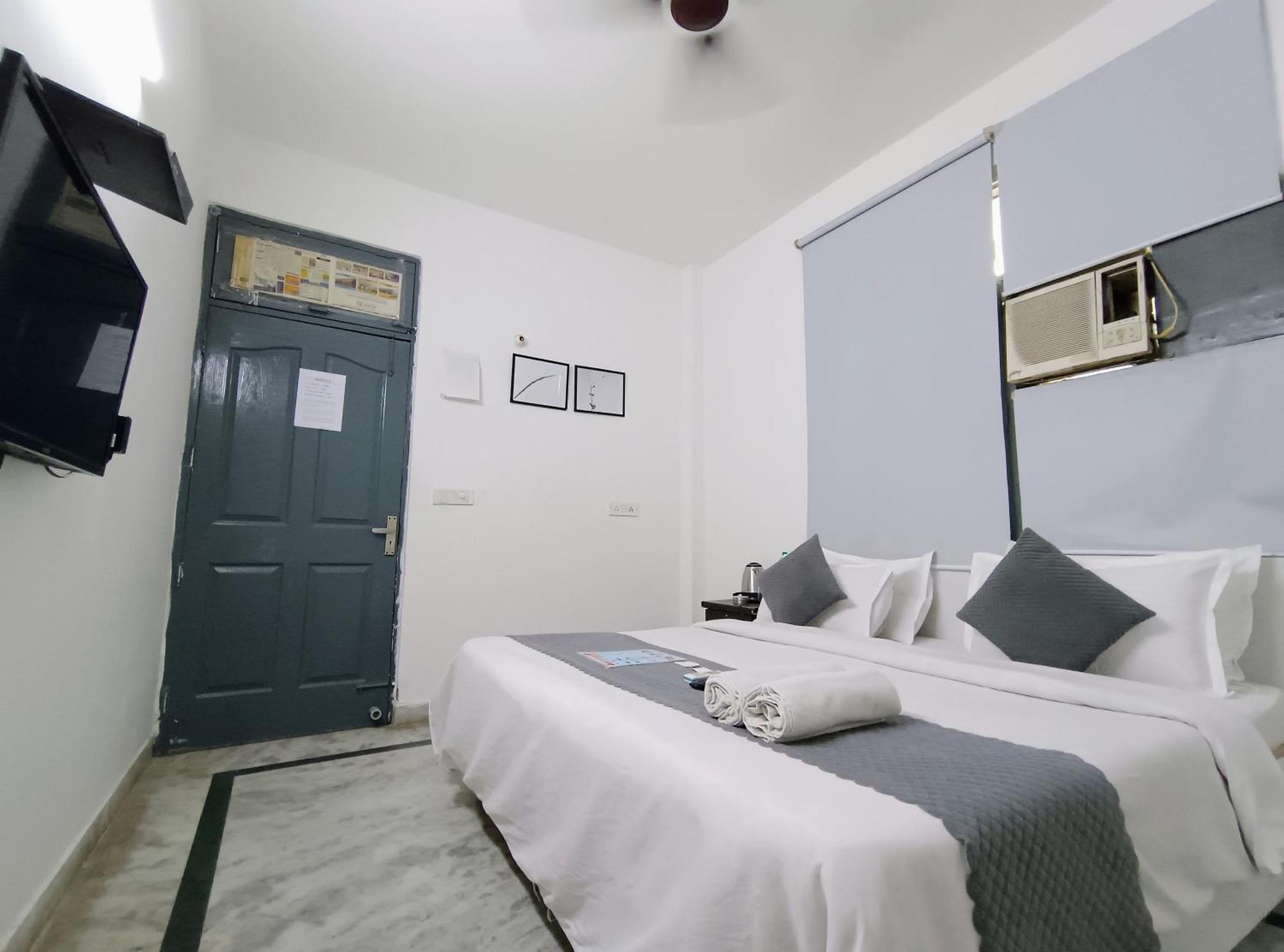 Hotel Hauz Khas Fort View Nuova Delhi Esterno foto