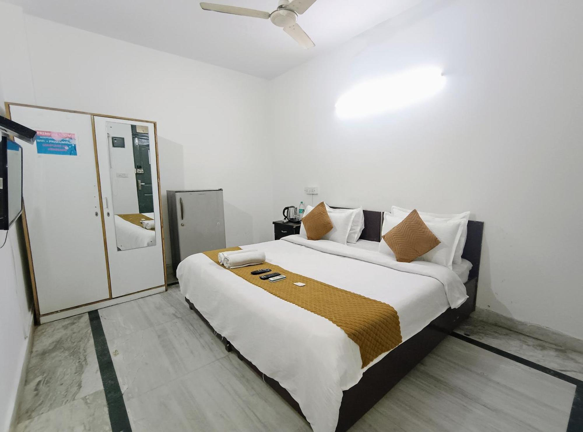 Hotel Hauz Khas Fort View Nuova Delhi Esterno foto