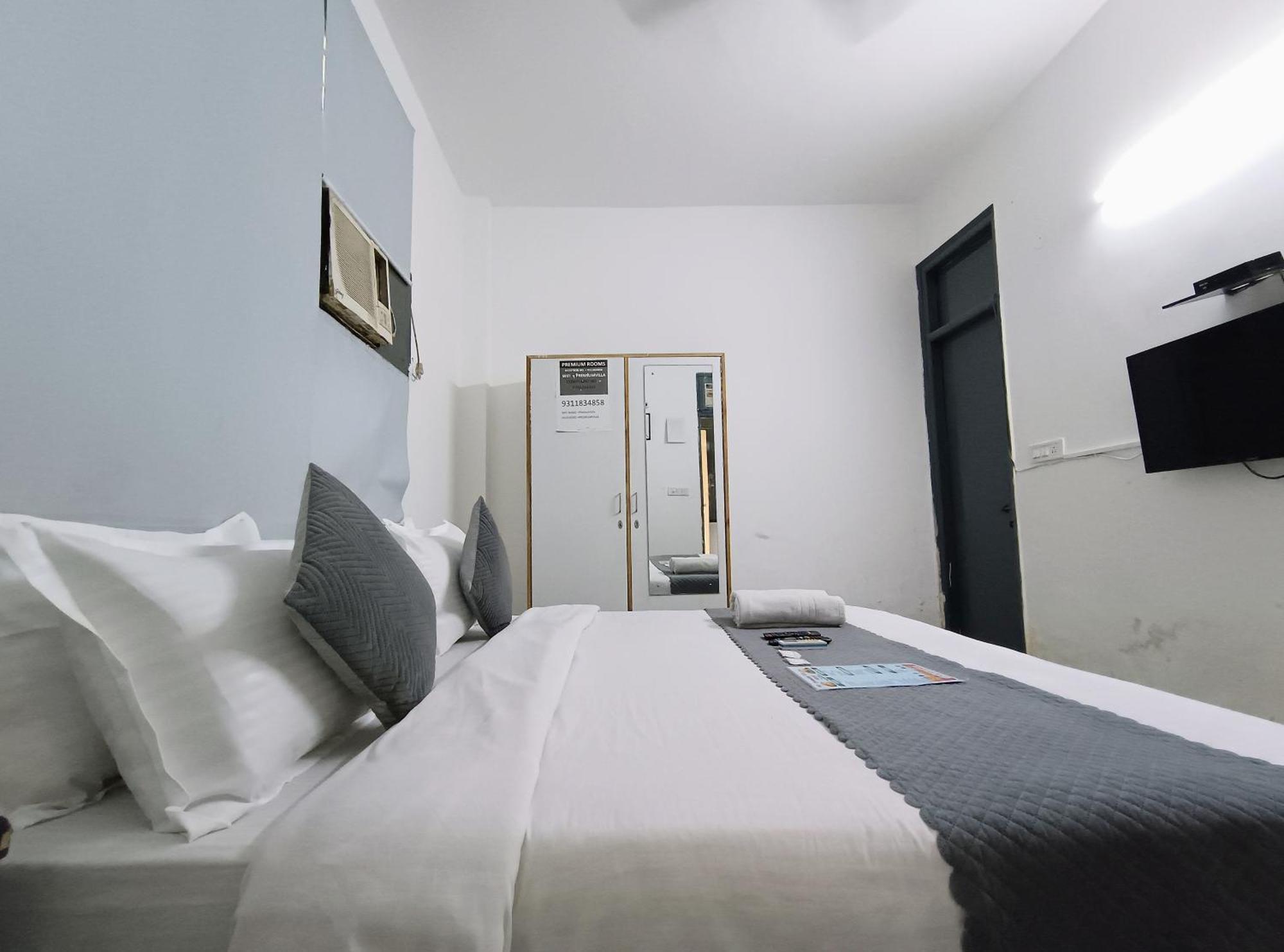 Hotel Hauz Khas Fort View Nuova Delhi Esterno foto